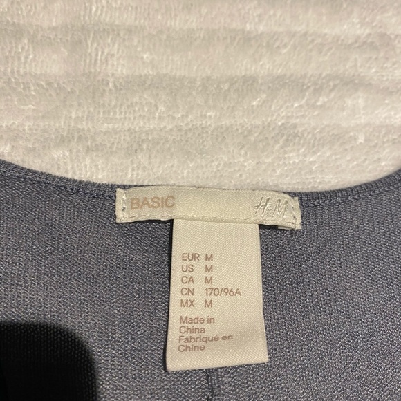 H and M lightweight sweater - Picture 2 of 2